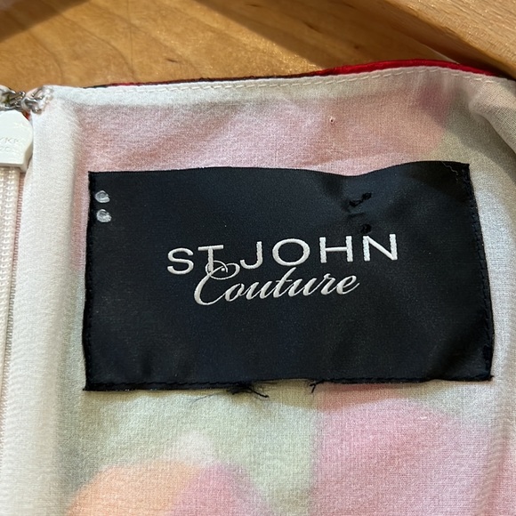 St. John Couture sleeveless silk and wool blend sleeveless floral shirt - Picture 5 of 11